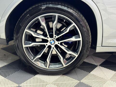 BMW X4 view 42