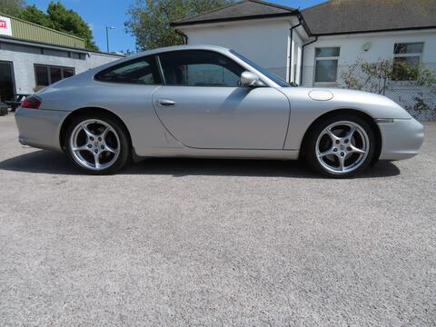 Porsche 911 view 2