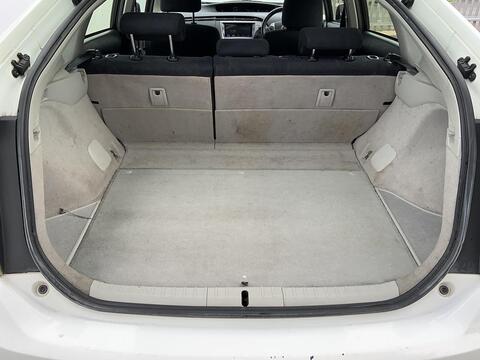 Toyota Prius view 20