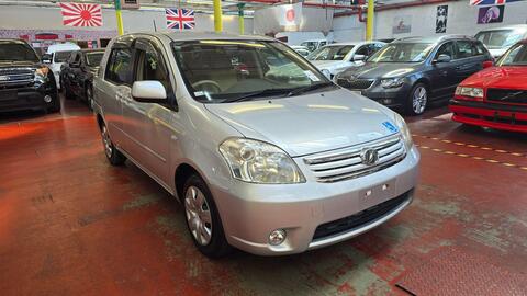 Toyota Raum view 27