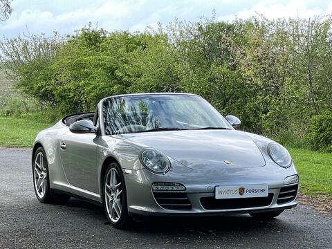 Porsche 911 view 16