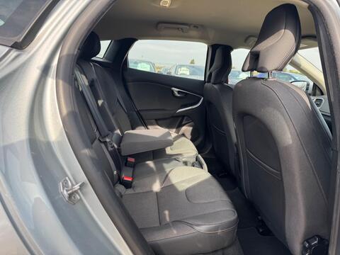 Volvo V40 Cross Country view 9