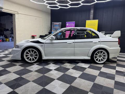 Mitsubishi Lancer view 5