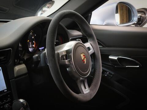 Porsche 911 view 12
