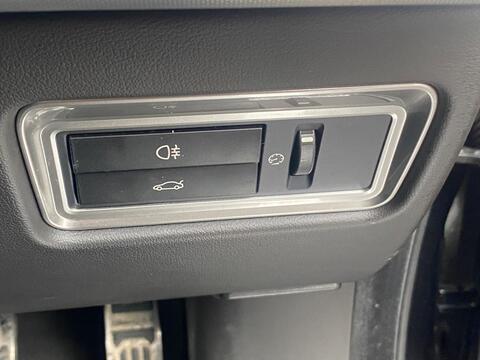 Jaguar XF view 31