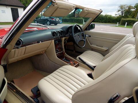 Mercedes-Benz SL view 29