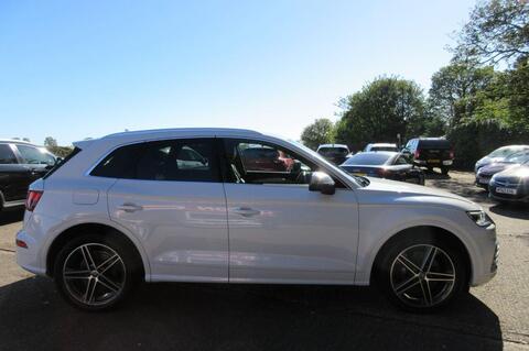 Audi SQ5 view 18