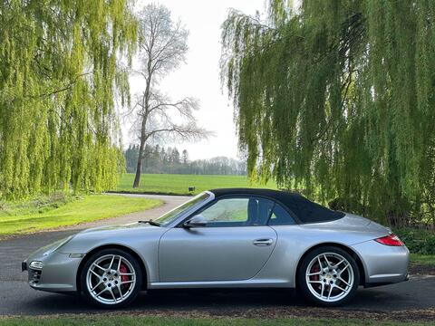 Porsche 911 view 8