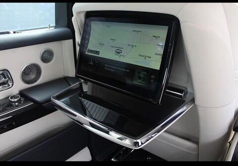 Rolls-Royce Phantom view 11