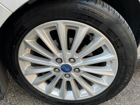 Ford C-Max view 21