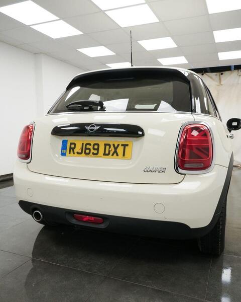 Mini Hatch view 5