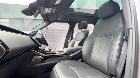 Land Rover Range Rover view 2