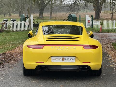 Porsche 911 view 5