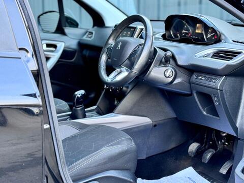 Peugeot 2008 view 7