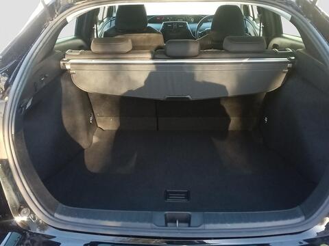 Toyota Prius view 17