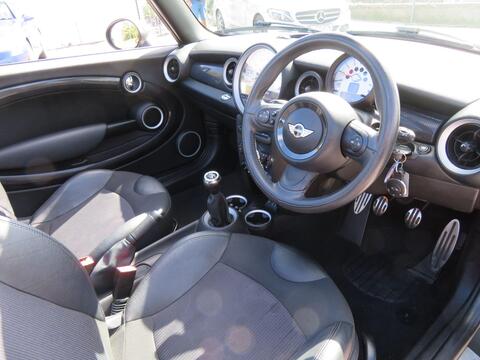Mini Convertible view 9