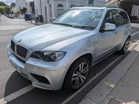 BMW X5 M view 3
