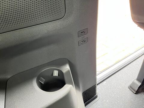 Ford Tourneo Custom view 63
