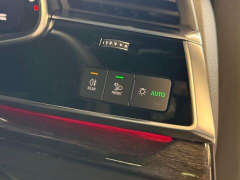 Audi SQ7 view 50