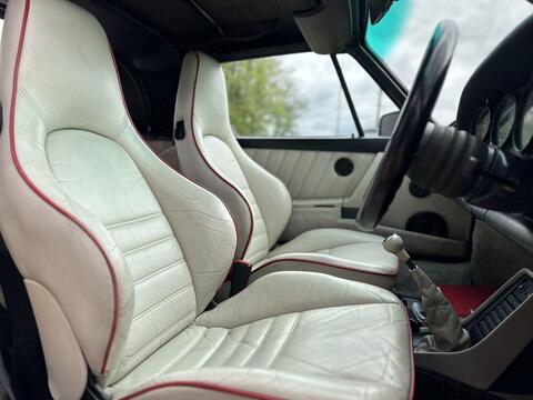 Porsche 911 view 12