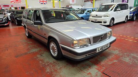 Volvo 850 view 3