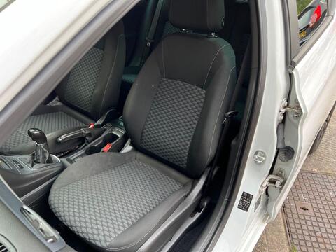 Vauxhall Astra view 17