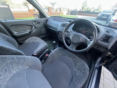 Rover 200 view 9