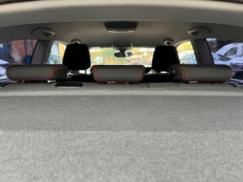 BMW 1 Series view 32