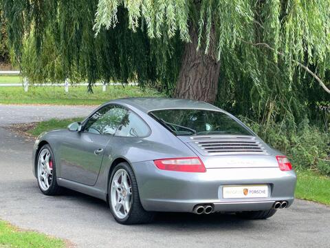 Porsche 911 view 5