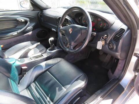 Porsche 911 view 9