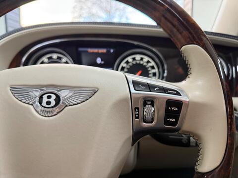 Bentley Flying Spur view 35
