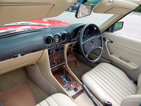 Mercedes-Benz SL view 32