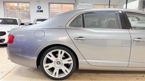 Bentley Flying Spur view 58
