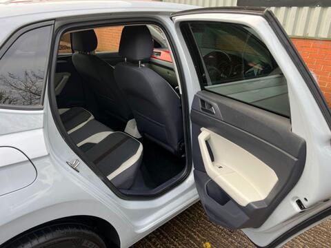 Volkswagen Polo view 12