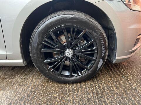 Volkswagen Golf view 27