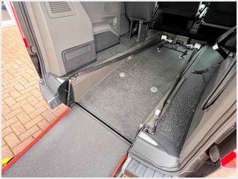 Ford Tourneo Custom view 95