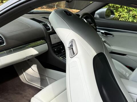 Porsche Cayman view 48