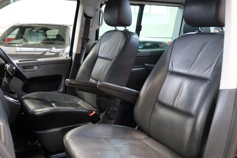 Volkswagen Caravelle view 8