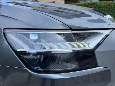 Audi Q8 view 47