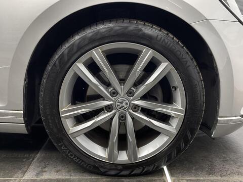 Volkswagen Passat view 24