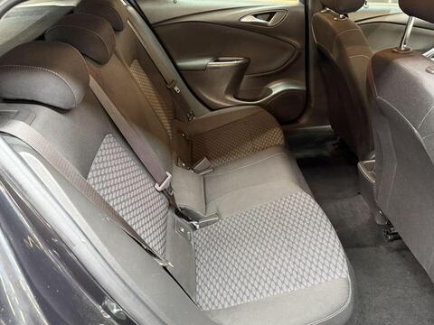 Vauxhall Astra view 35