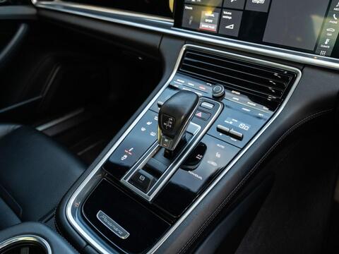 Porsche Panamera view 29