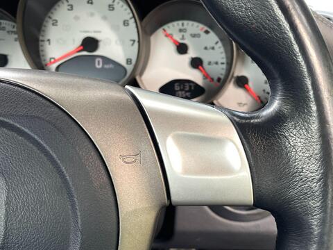 Porsche 911 view 26