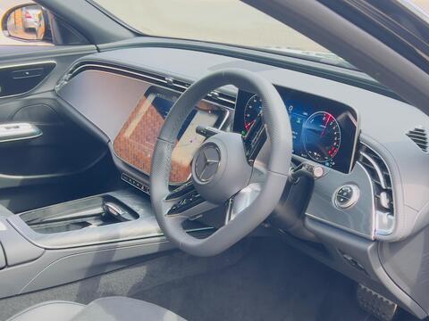 Mercedes-Benz E Class view 36