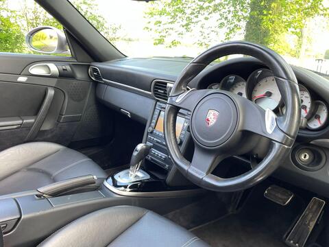 Porsche 911 view 23