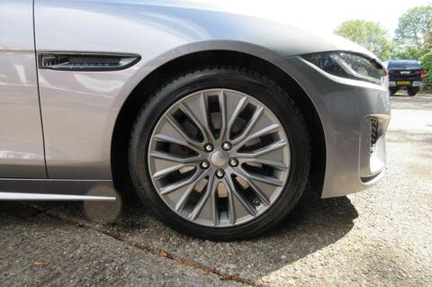 Jaguar Xe view 36