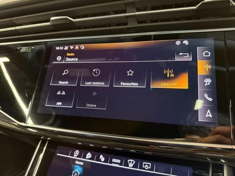Audi SQ7 view 71