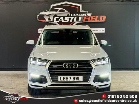 Audi Q7 view 2