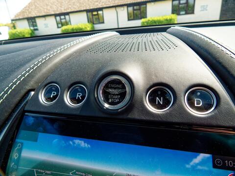 Aston Martin DBX view 41