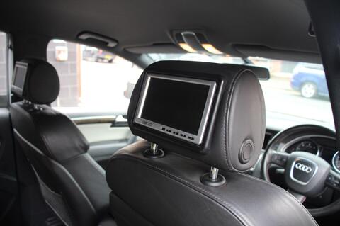 Audi Q7 view 30